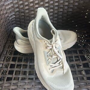 Men’s HOKA Arahi 7’s